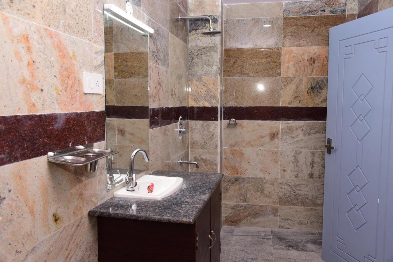 Thangam Residency Карайкуди Екстериор снимка
